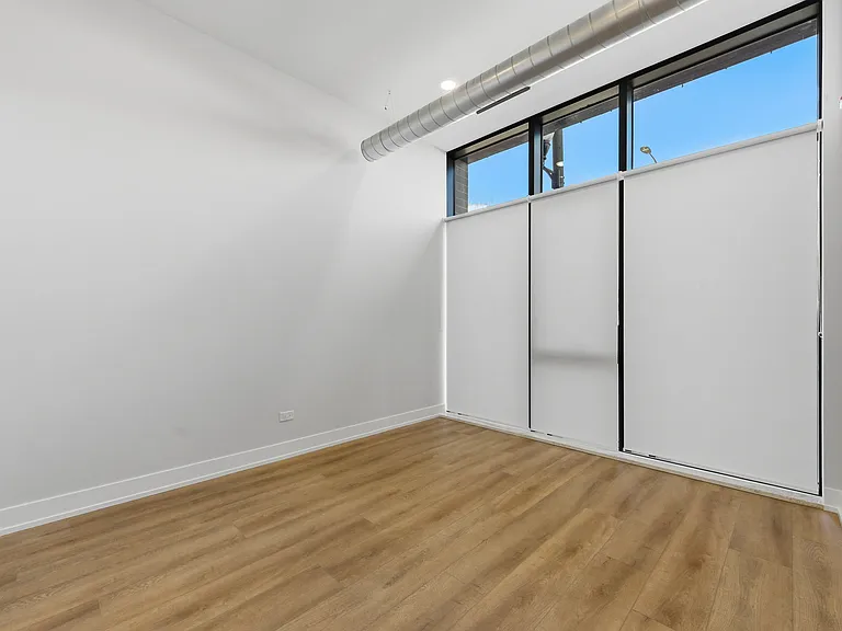 2839 W Belmont Ave #101 — Photo 10