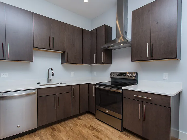 13 W Central St #7 — Photo 1