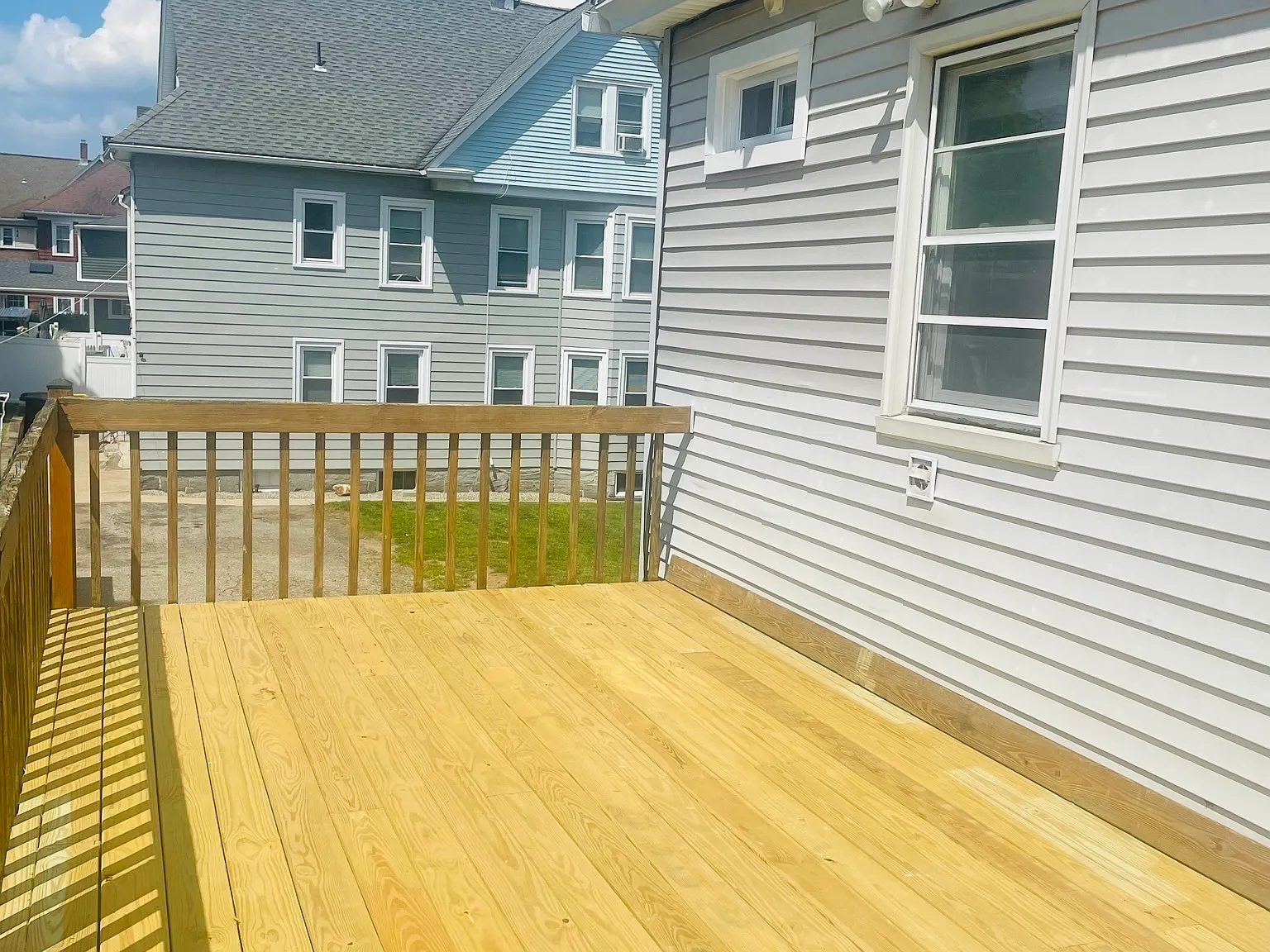 4 bed, 2.0 bath, 2385 sqft, $3,000 — Photo 2