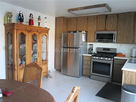 5th image of 6604 Crockett Cir