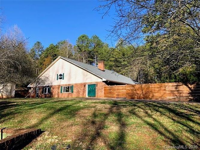 1st image of 4699 Lakeside Dr