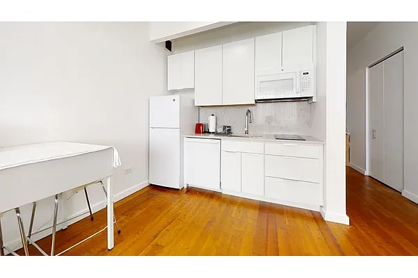 Rented by Nest Seekers International | media 13