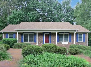 2116 Three Meadows Rd, Greensboro, NC 27455