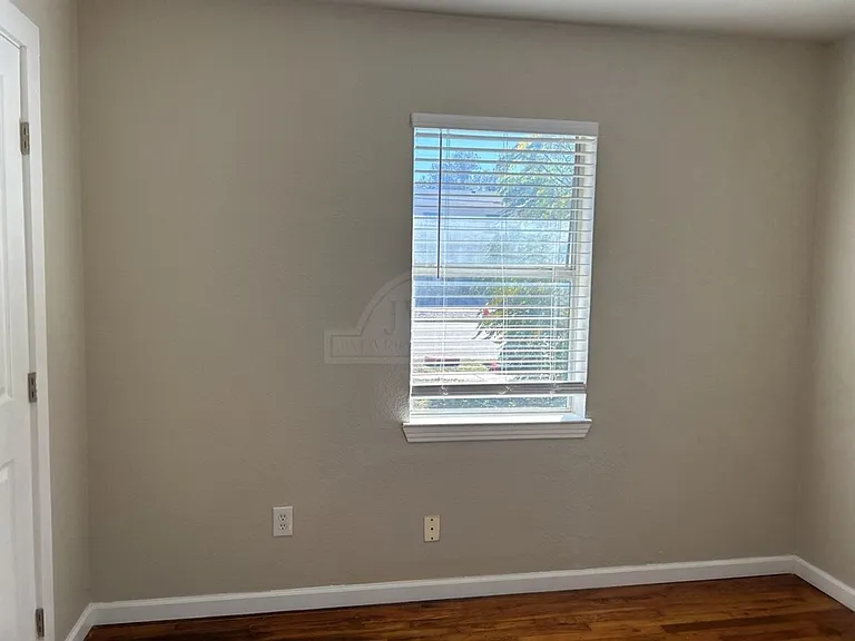 707 N Main St — Photo 16