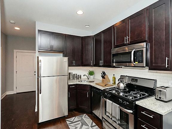 3rd image of 2225 W Rice St #1F
