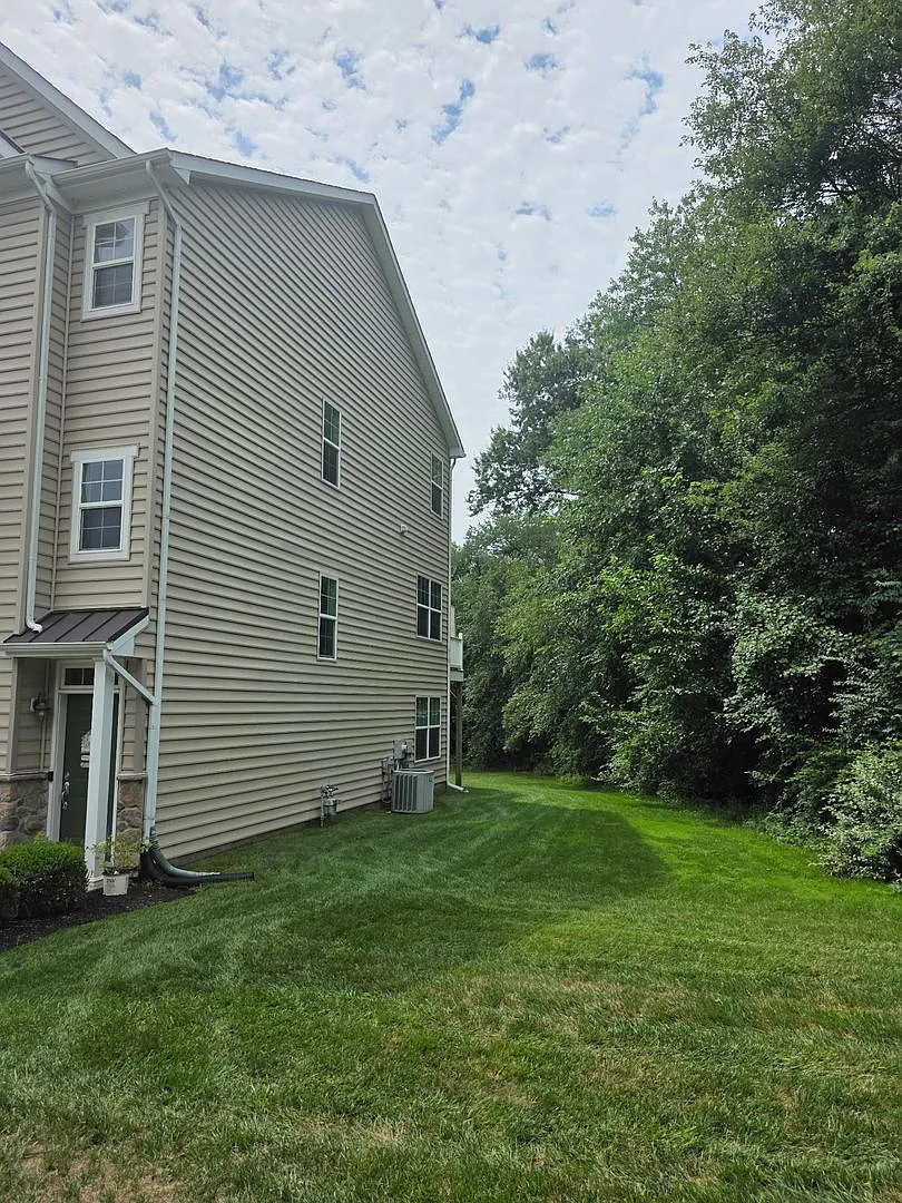 Hudson Village Community — Photo 4