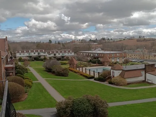 6 Williamsburg Ct Unit 22, Shrewsbury, MA 01545