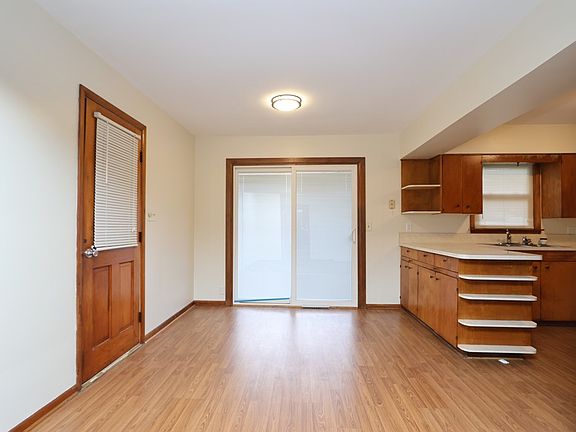 4th image of 125 Hilltop Rd