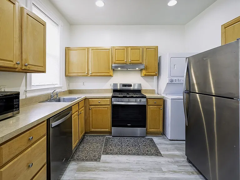 145 Thomas St NW — Photo 11