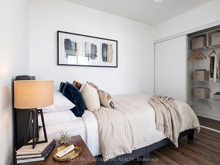 448 Burnhamthorpe Rd W #Townhouse 104-4 — Photo 5