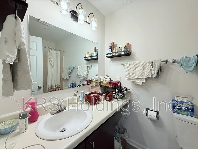 815 Edwards St #B — Photo 10