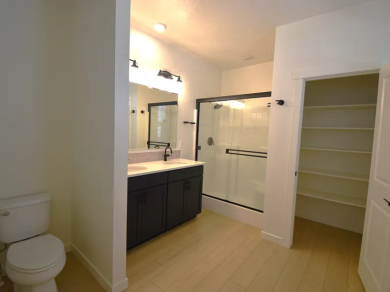 660 W Briaridge Dr — Photo 17
