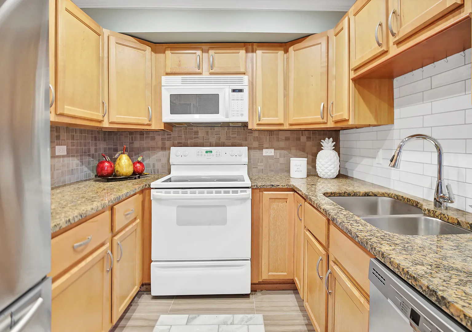 2 bed, 1100 sqft, $1,995 — Photo 4