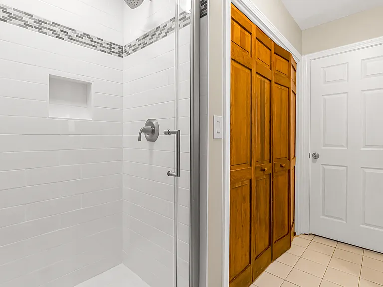 33 Serafin Ct — Photo 36