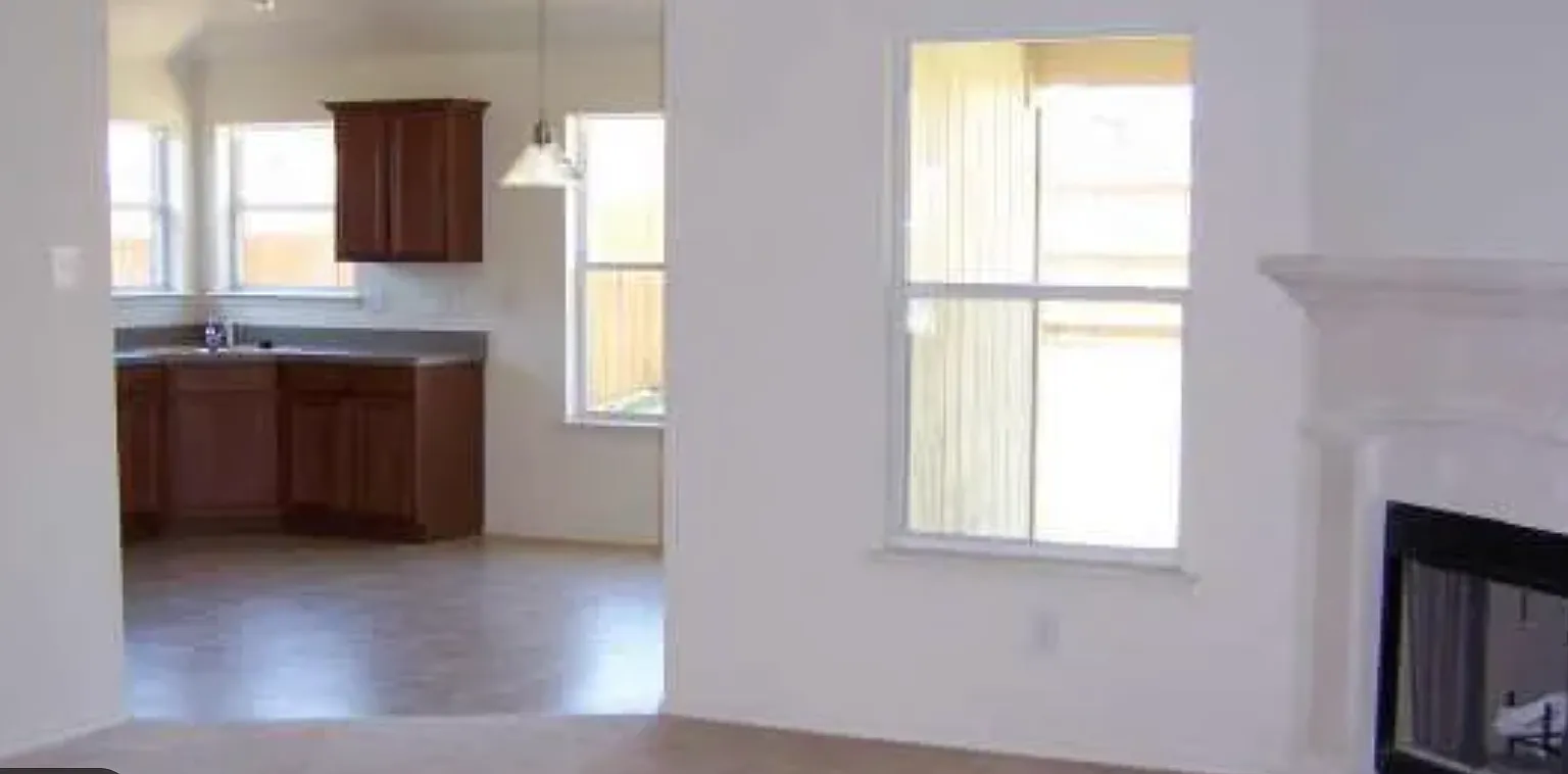 3 bed, 1427 sqft, $2,000 — Photo 4