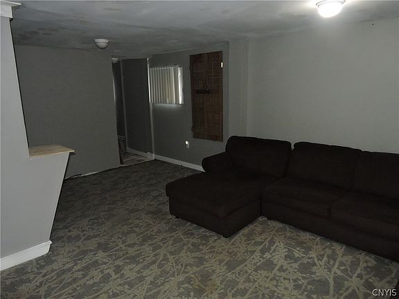 4th image of 215 Pattison St
