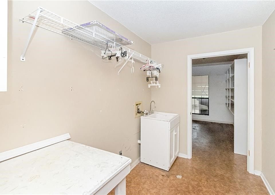 2729 Graham Rd W, Mobile, AL 36618 Zillow