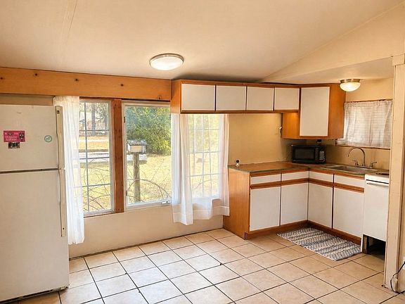 3rd image of 4215 Oak Flats Rd