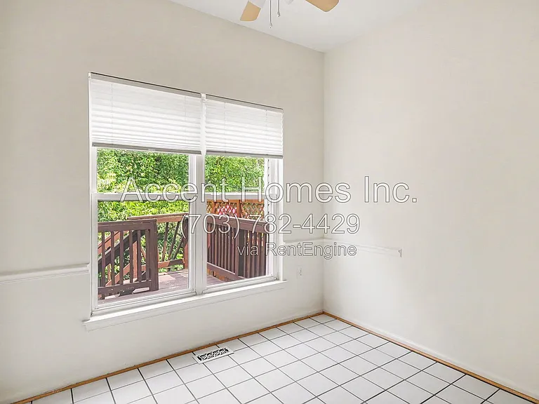 21217 Millwood Sq — Photo 11