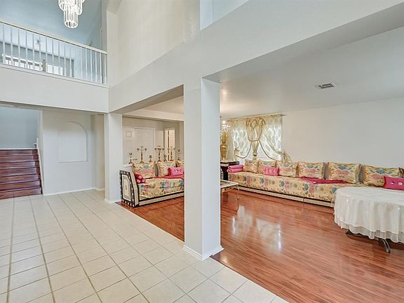 5th image of 7517 Geneseo Ln