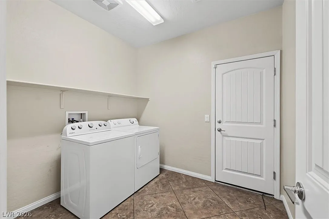 3 bed, 2.5 bath, 2530 sqft, $2,540 — Photo 4