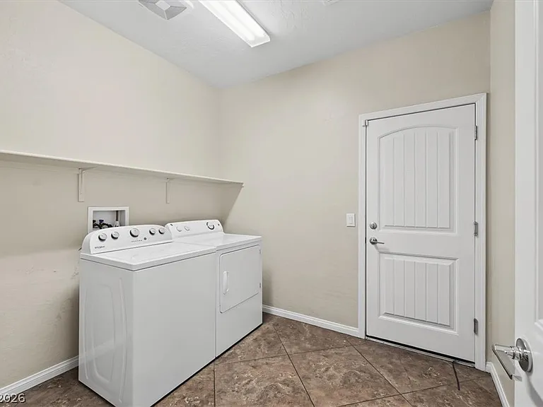 10429 Deer Heights St — Photo 4