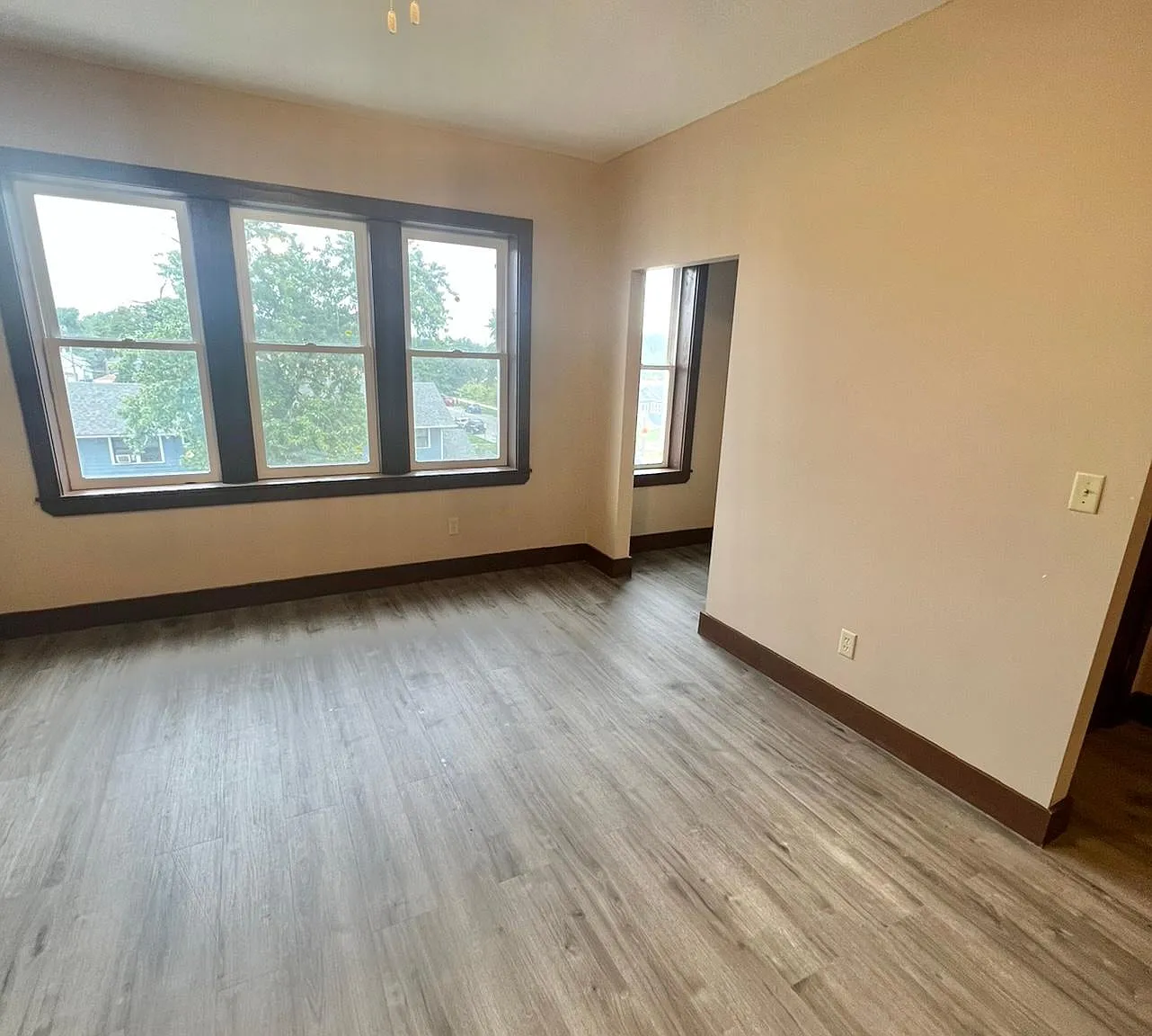 2 bed, 1250 sqft, $895 — Photo 4
