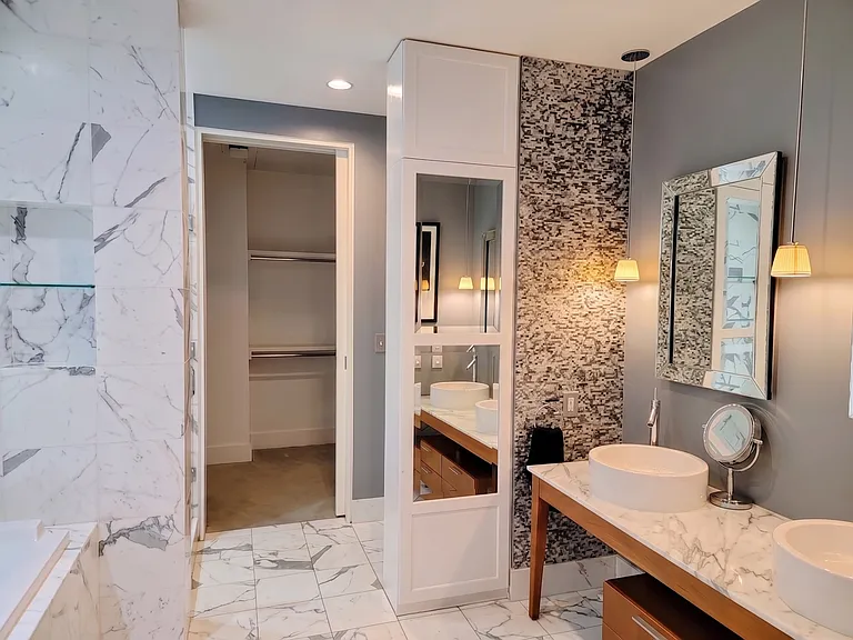 2200 Victory Ave #1001 — Photo 9
