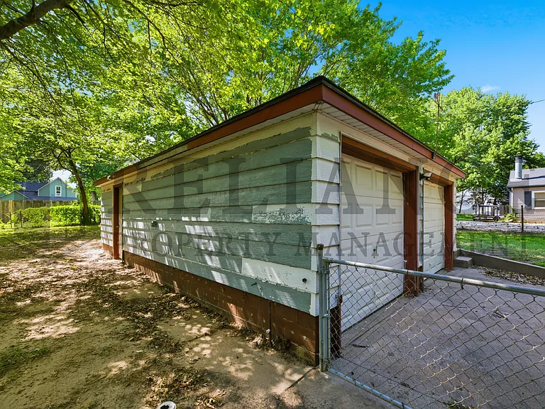 107 S Queen Ave — Photo 10