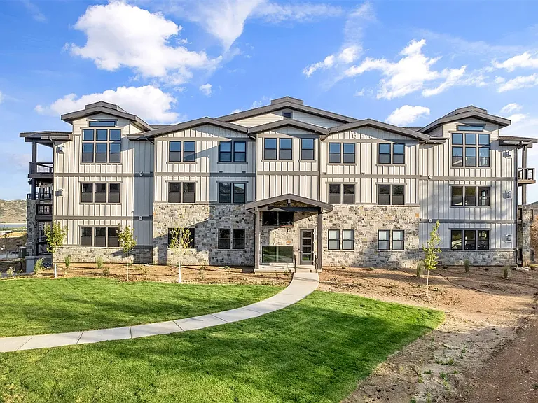 1166 W Helling Cir #103 — Photo 4