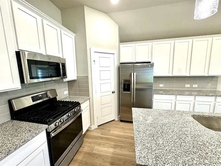8615 Jetty Glen Dr — Photo 12