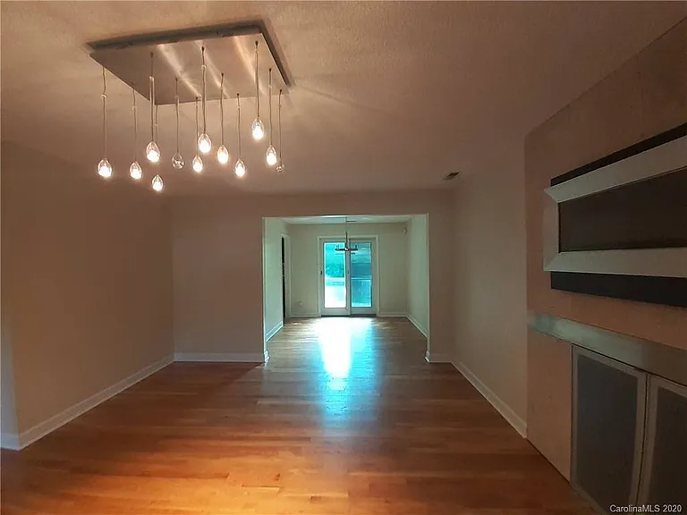 2843 Windsor Chase Dr — Photo 9