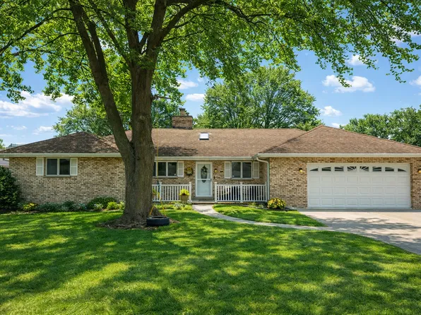 115 Center Rd, Frankfort, IL 60423