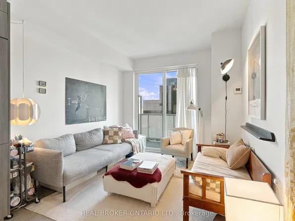 101 Erskine Ave #2004, Toronto, ON M4P 0C5