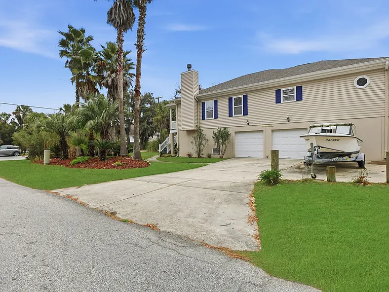 202 Penrose Dr — Photo 34