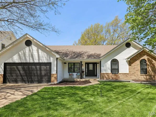 16130 Surfview Ct, Grover, MO 63040