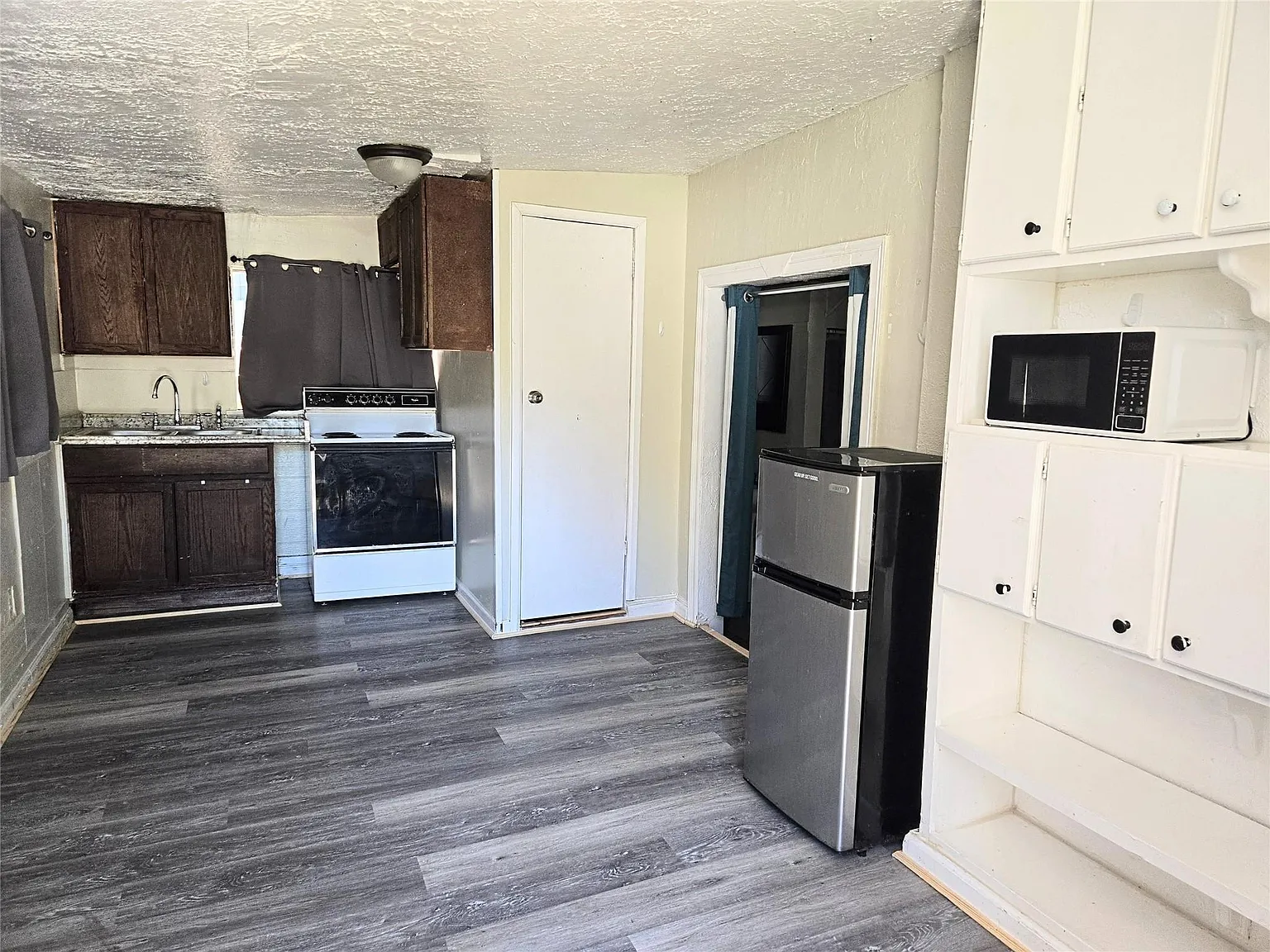 1 bed, 1.0 bath, 360 sqft, $650 — Photo 3