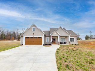 1512 Hendon Dr, Walhalla, SC 29691