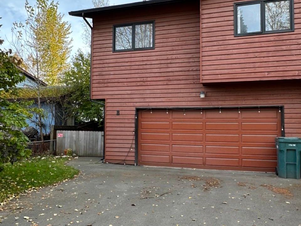 Autumn driveway.