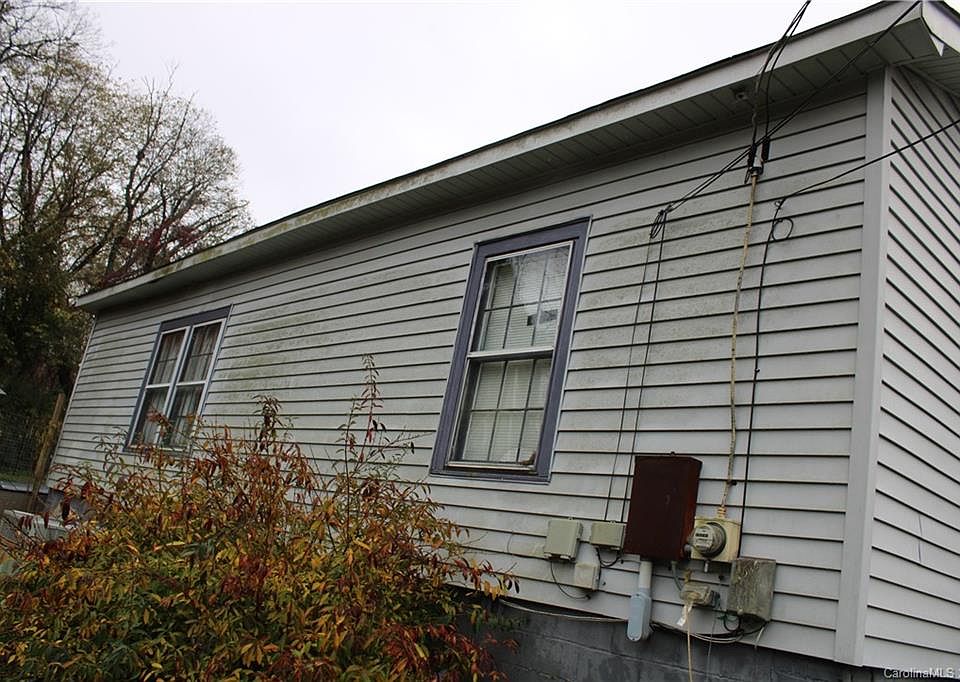 2nd image of 602 Apple St
