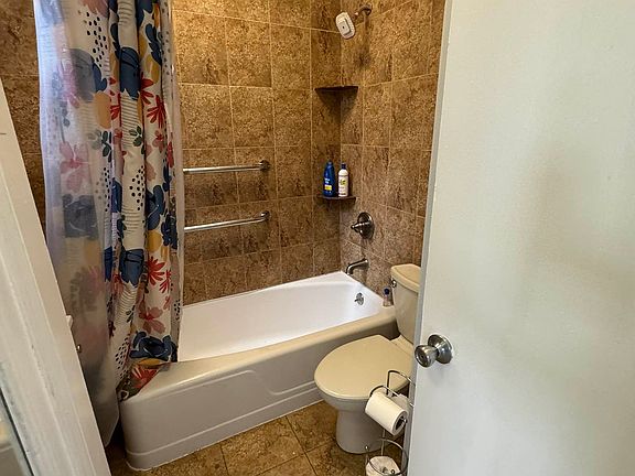 3rd image of 7108 72nd St #3