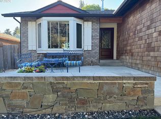 767 Saint Charles Place Rd, Hood River, OR 97031