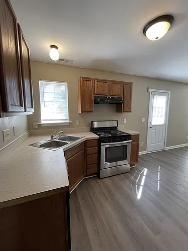 4 Sherbourne Ct Photo 1