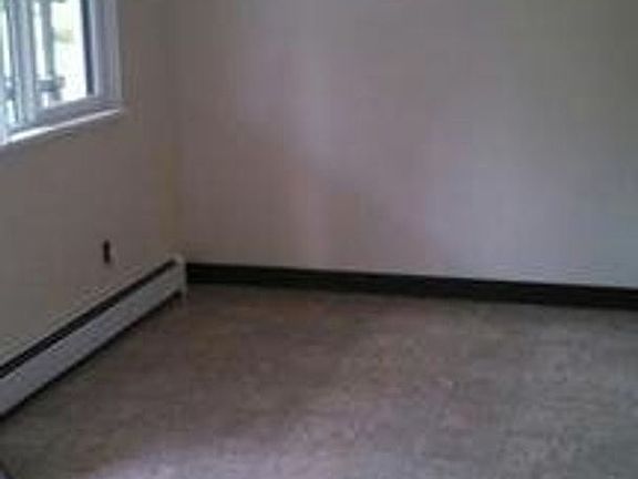 3rd image of 517 Westview Dr APT 10