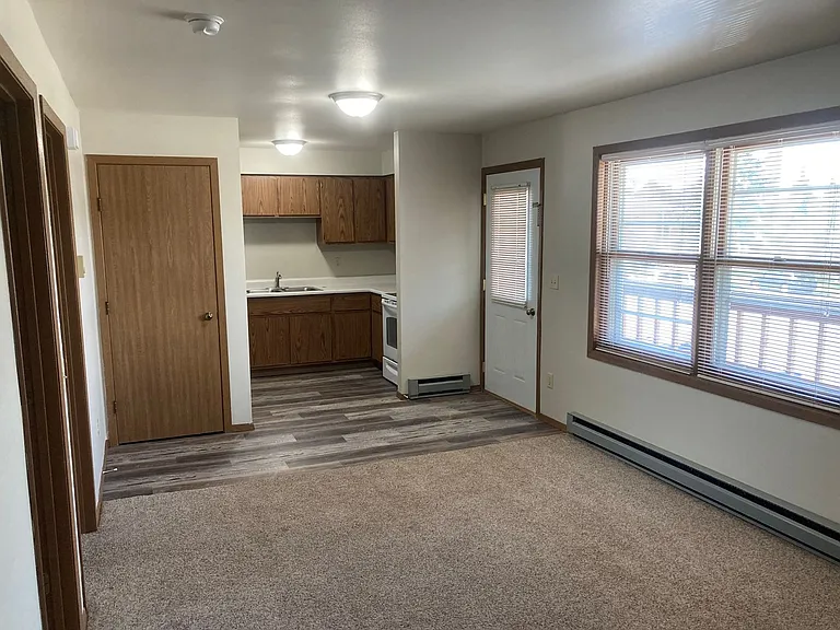 542 E Bronson Rd — Photo 1