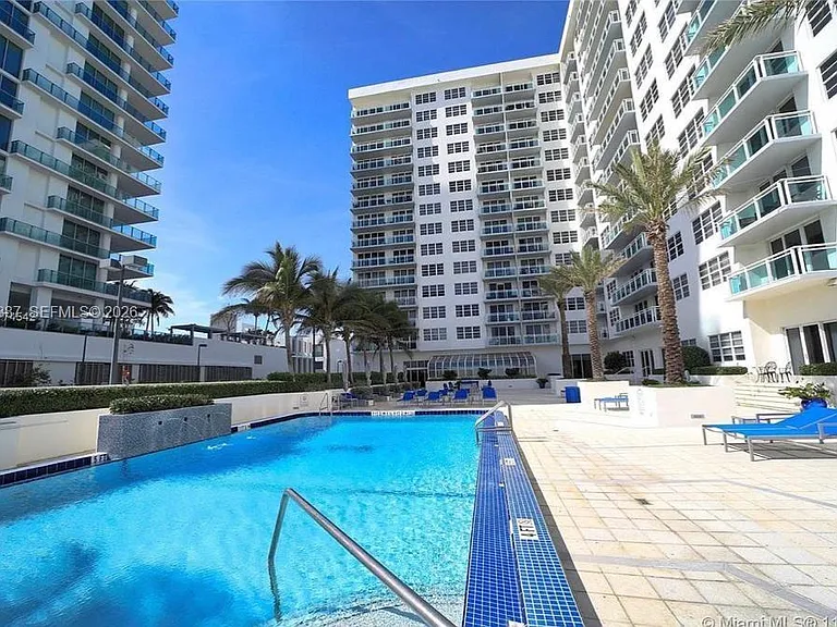 6917 Collins Ave #20 — Photo 23