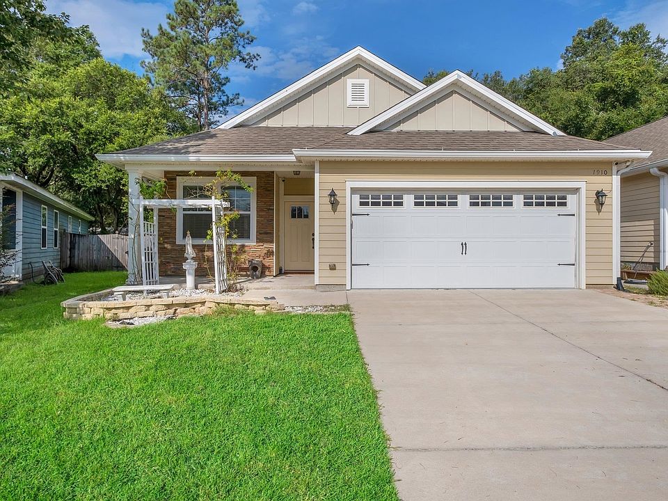 1st image of 1910 Sagebrook Dr
