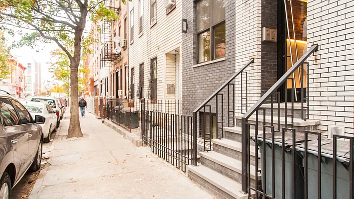 Rented by Nooklyn NYC LLC | media 32