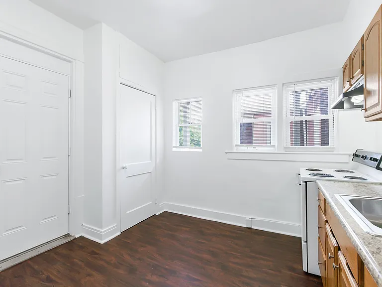 1021 Lehman St #2 — Photo 3