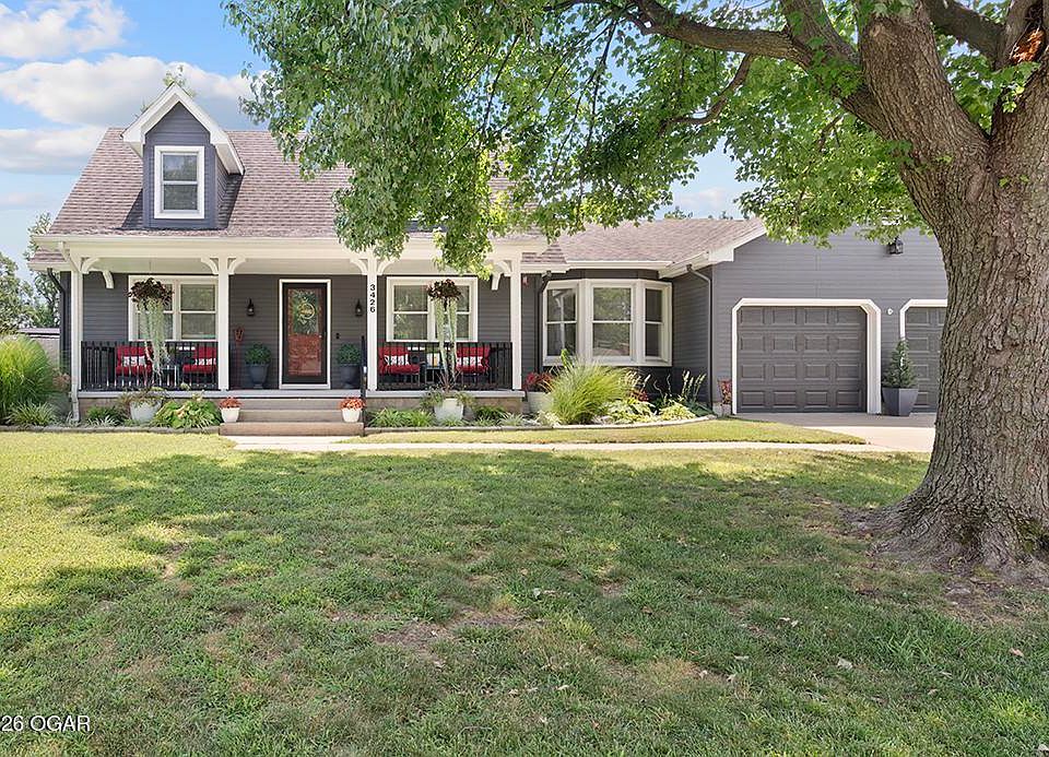 1st image of 3426 Castle Rock Dr